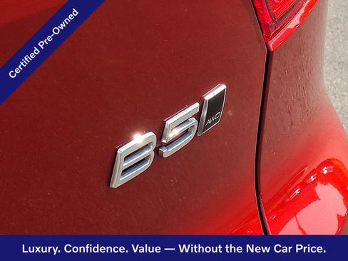 Certified 2024 Volvo XC40 B5 Plus w/ Climate Package AWD/4WD image 31