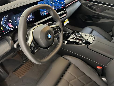 Used 2026 BMW 530i RWD image 4