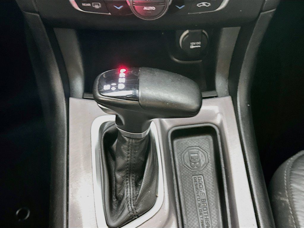 Used 2022 Dodge Charger SXT w/ Plus Group RWD image 16