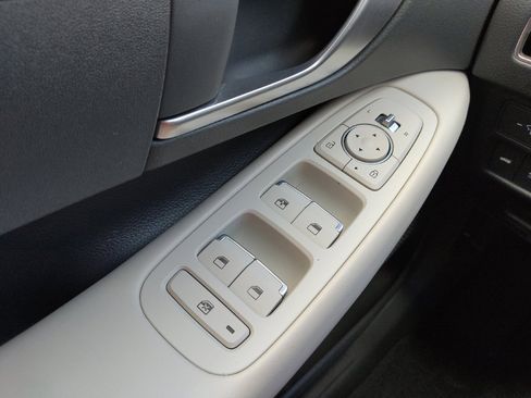 Used 2023 Hyundai Sonata SE FWD image 27