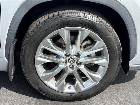 Used 2021 Toyota Highlander Limited image 32