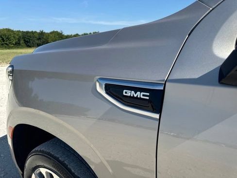 Used 2024 GMC Yukon Denali w/ Denali Reserve Package AWD/4WD image 10