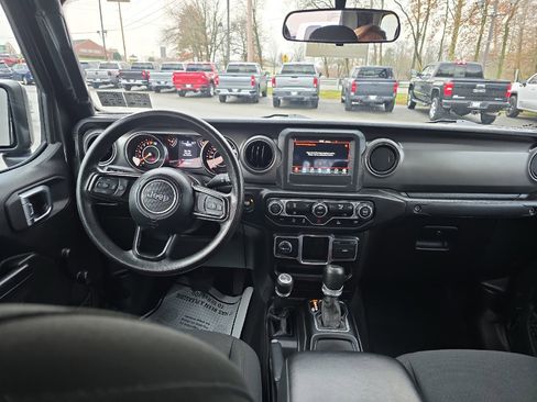 Used 2023 Jeep Gladiator Sport image 11