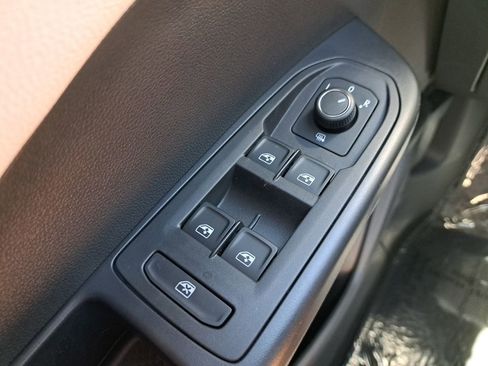 New 2025 Volkswagen Taos S image 27