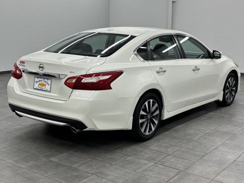 Used 2016 Nissan Altima 2.5 SL w/ 2.5 Technology w/LED Package image 2