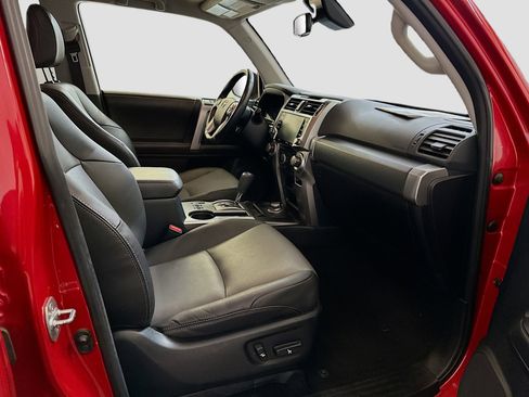 Used 2024 Toyota 4Runner SR5 Premium image 32