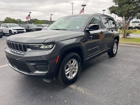 New 2025 Jeep Grand Cherokee Laredo w/ Trailer Tow Package image 4