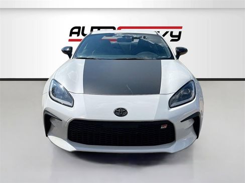 Used 2024 Toyota GR86 TRUENO Edition image 2