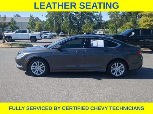 Used 2016 Chrysler 200 Limited FWD image 10