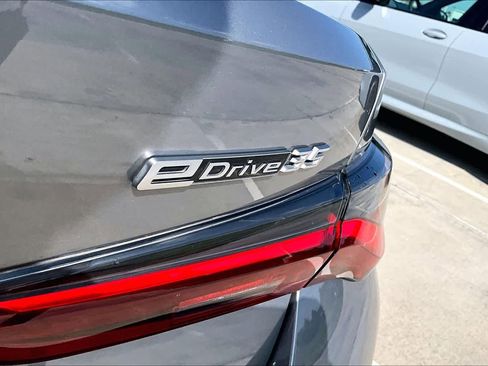 Used 2024 BMW i4 eDrive35 w/ Convenience Package RWD image 9