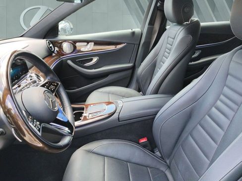 Used 2022 Mercedes-Benz E 350 4MATIC Sedan image 7