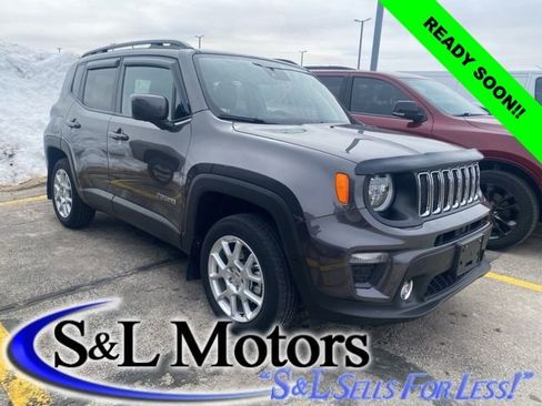 Used 2021 Jeep Renegade Latitude w/ Luxury Group I image 1