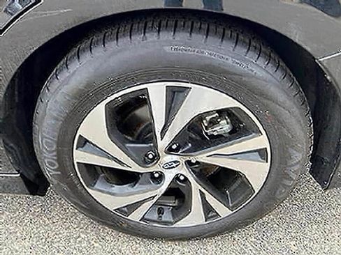 Certified 2025 Subaru Legacy Premium w/ Popular Package #1A AWD/4WD image 9