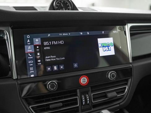 Certified 2026 Porsche Macan AWD/4WD image 20