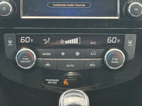 Used 2018 Nissan Rogue SV FWD image 28