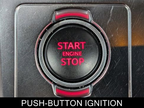 Used 2022 Jaguar F-PACE SVR image 29