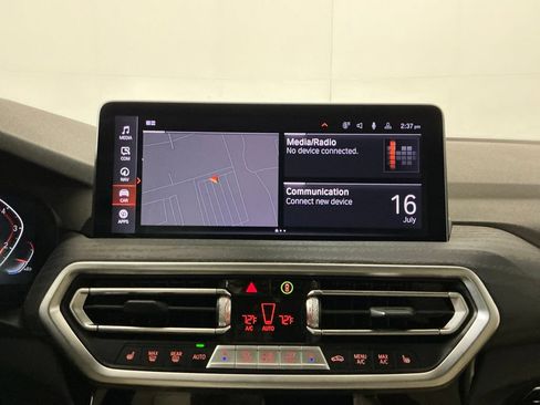 Used 2023 BMW X4 xDrive30i w/ M Sport Package AWD/4WD image 11