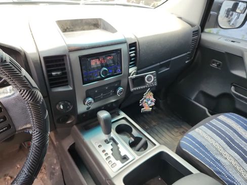 Used 2010 Nissan Titan SE w/ SE Value Truck Pkg image 10