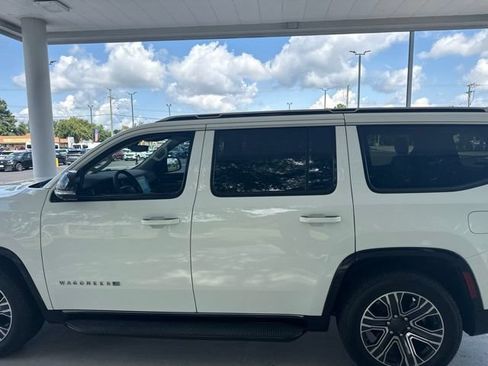 Used 2024 Jeep Wagoneer 4WD w/ Premium Group I image 6