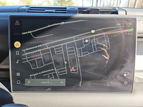 Used 2025 Land Rover Defender 110 S image 27