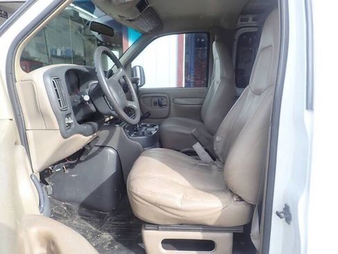 Used 2000 Chevrolet Express 3500 Extended RWD image 6