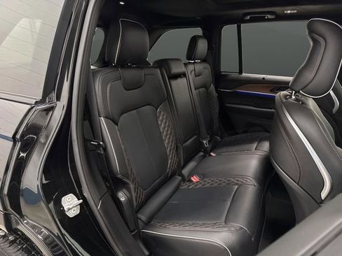 Used 2025 Jeep Grand Cherokee Summit w/ Obsidian Package image 34