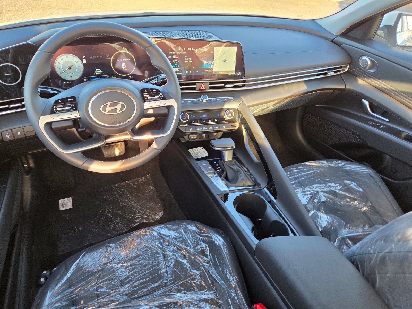 New 2026 Hyundai Elantra Limited FWD image 12