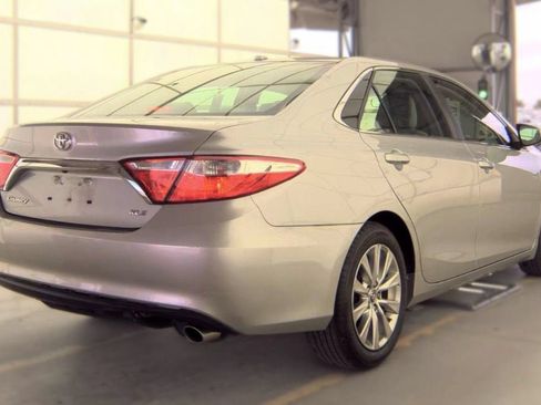 Used 2016 Toyota Camry XLE FWD image 3