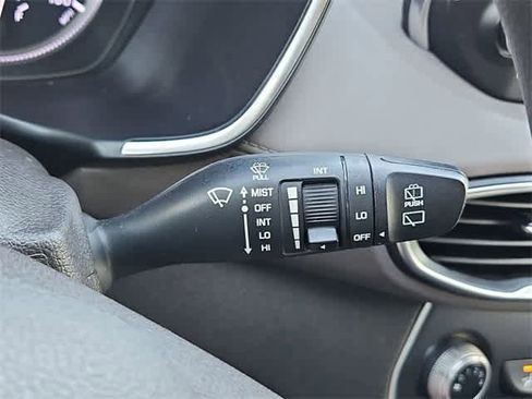 Used 2019 Hyundai Santa Fe SE image 24