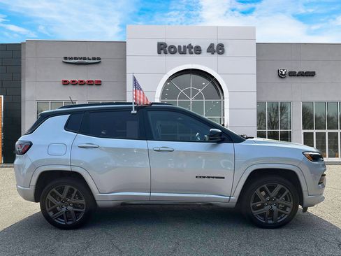 Used 2025 Jeep Compass Limited w/ High Altitude Package AWD/4WD image 6