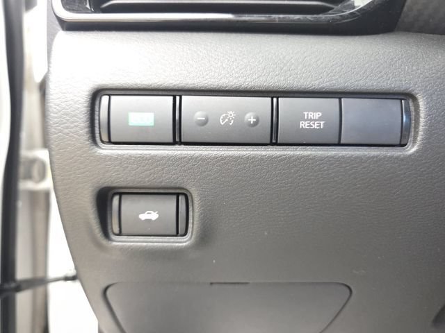 Used 2023 Nissan Sentra SR w/ SR Premium Package FWD image 37