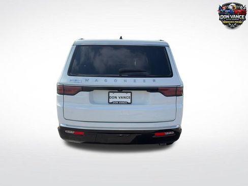 Used 2025 Jeep Wagoneer 4WD image 4