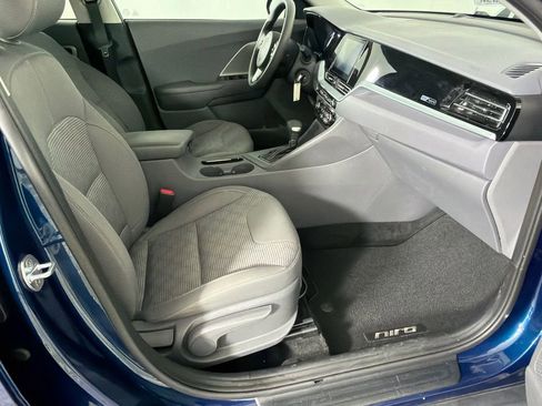 Used 2022 Kia Niro LX FWD image 13