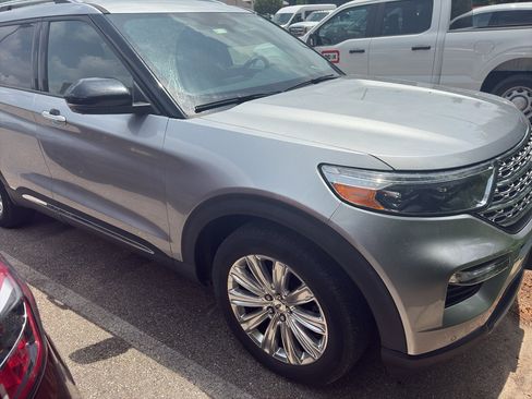 Used 2020 Ford Explorer Limited AWD/4WD image 2