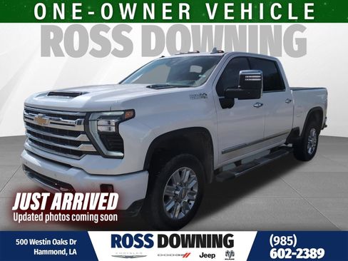 Used 2024 Chevrolet Silverado 2500 High Country w/ Technology Package AWD/4WD image 1