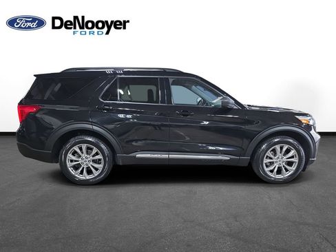 Used 2023 Ford Explorer XLT w/ Equipment Group 202A image 5