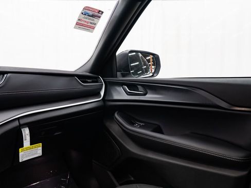 New 2026 Jeep Grand Cherokee Laredo image 11