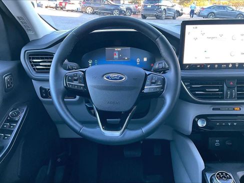 Certified 2023 Ford Escape SE w/ PHEV Premium Package image 5
