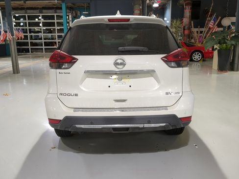 Used 2020 Nissan Rogue SV w/ Premium Package image 9