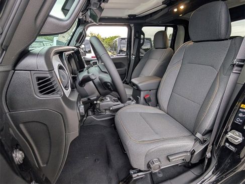 New 2025 Jeep Gladiator Sport image 5