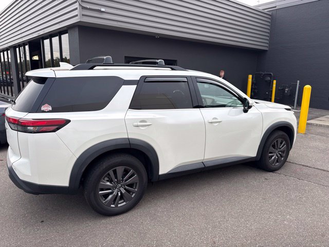 Used 2022 Nissan Pathfinder SV AWD/4WD image 3