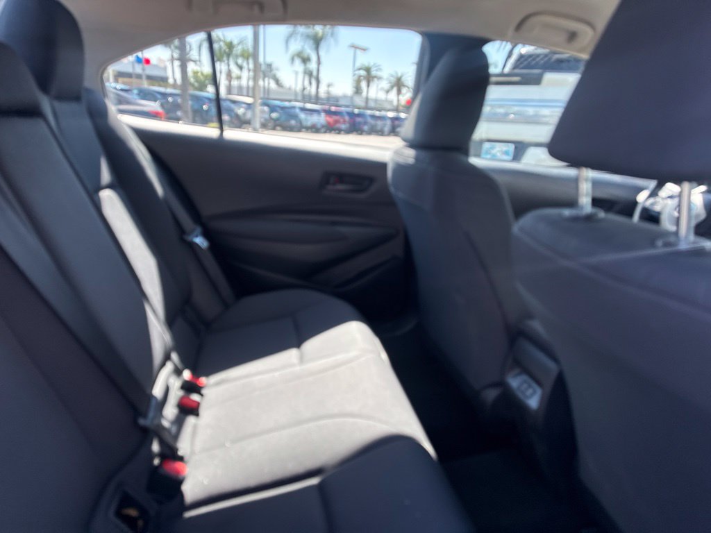 Used 2025 Toyota Corolla LE FWD image 9