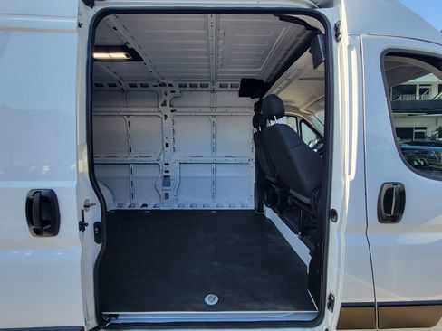 Used 2023 RAM ProMaster 2500 FWD image 17