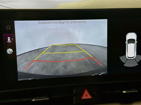 Used 2025 Kia Sportage EX FWD image 17