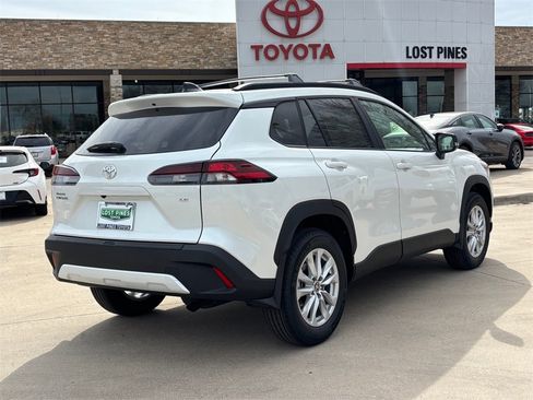 New 2026 Toyota Corolla Cross LE w/ Moonroof Package image 6