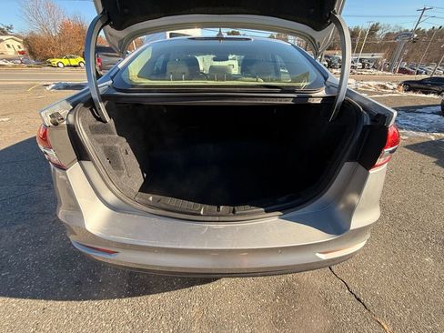 Used 2020 Ford Fusion SE FWD image 13