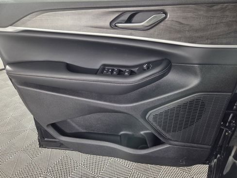 New 2026 Jeep Grand Cherokee Altitude RWD image 16