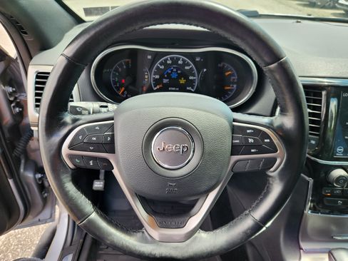 Used 2021 Jeep Grand Cherokee Limited AWD/4WD image 9