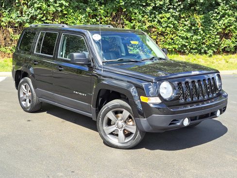 Used 2015 Jeep Patriot High Altitude image 24