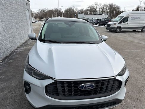 Used 2025 Ford Escape Platinum image 9